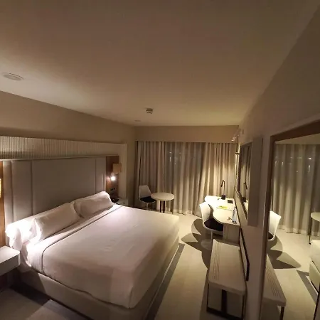 圣森索塔拉索大酒店 4*